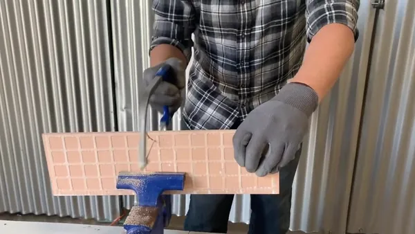 Cutting tile